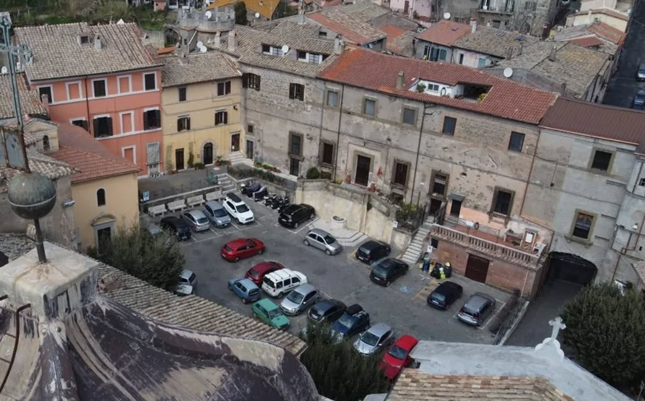 Castello Degli Orsini, Italy